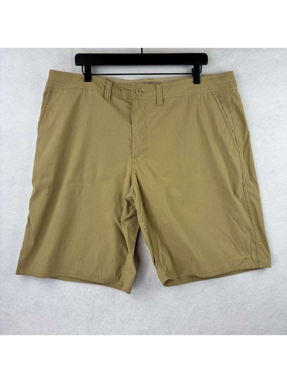 Patagonia Mens Stretch Khaki Shorts Size 40 Light Weight 10" Inseam Nylon